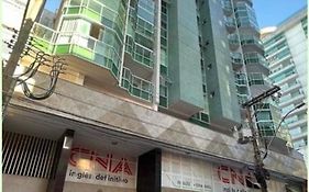 Centro de Guarapari 3 quartos, dois com Ar